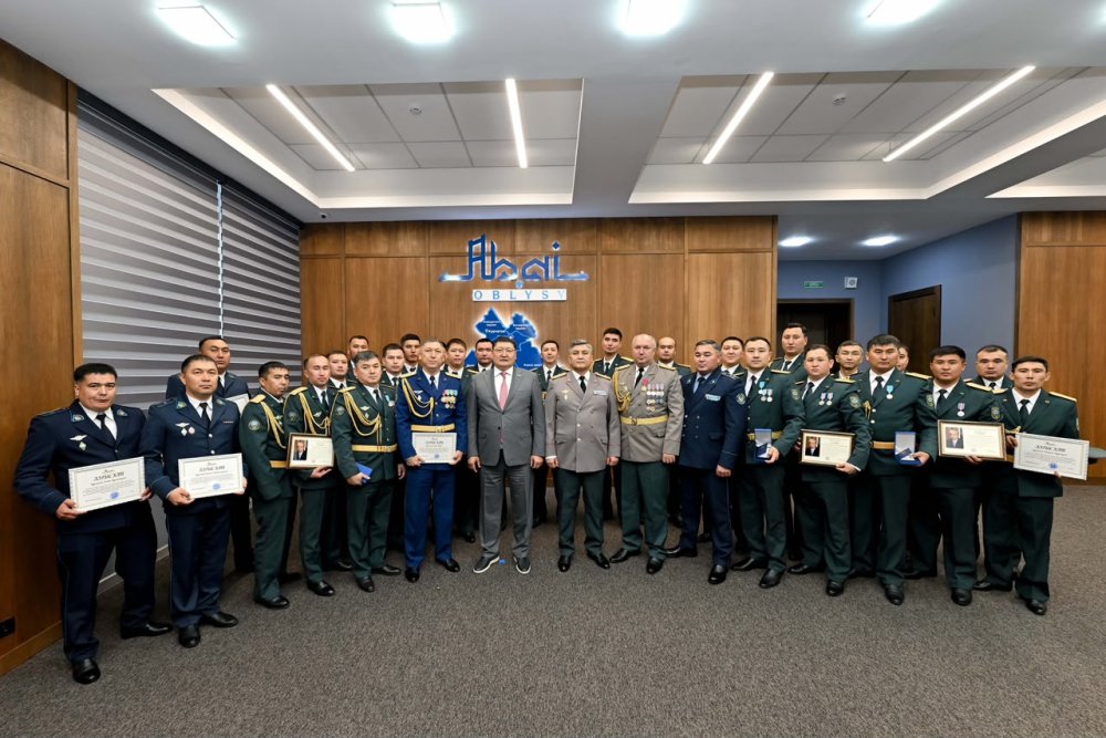 В области Абай наградили граждан, внесших вклад в тушение лесного пожара