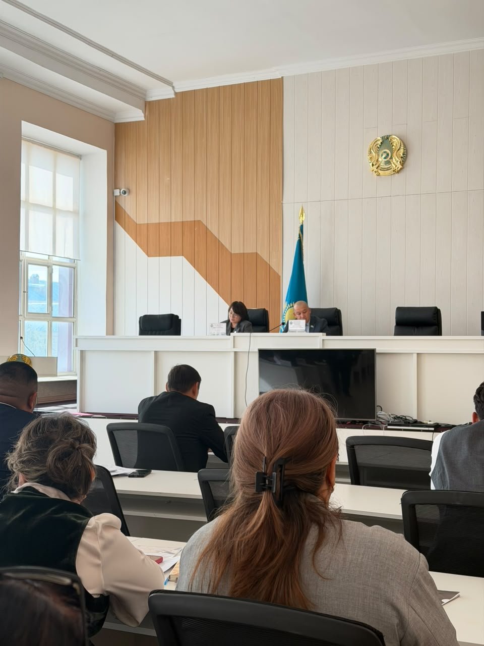Зайсан аудандық мәслихатының кезектен тыс сессиясы