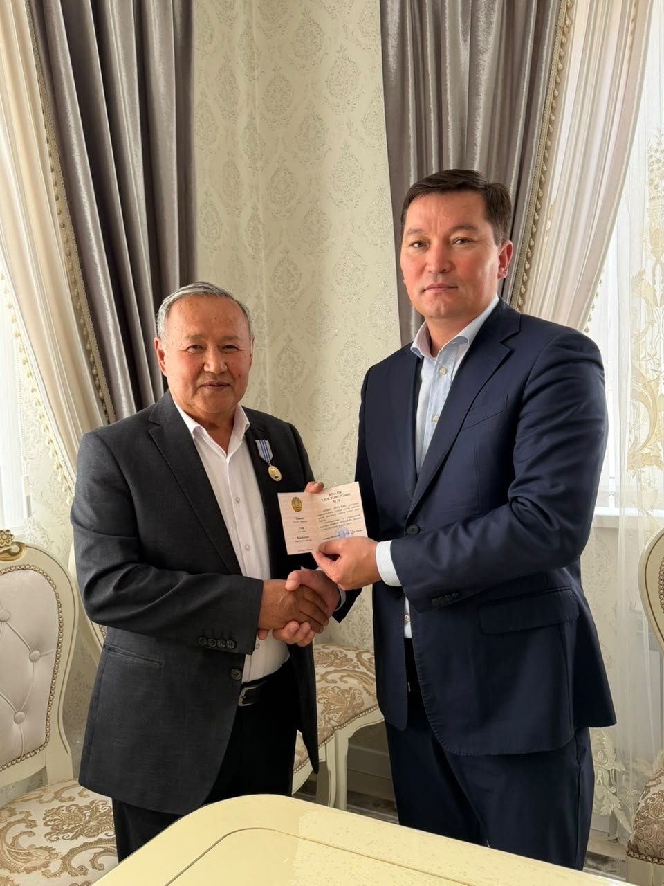 Оказано почтение ветеранам отрасли