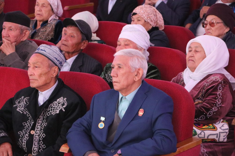 УВАЖЕНИЕ К СТАРШИМ - ПРИМЕР ДЛЯ ПОКОЛЕНИЯ