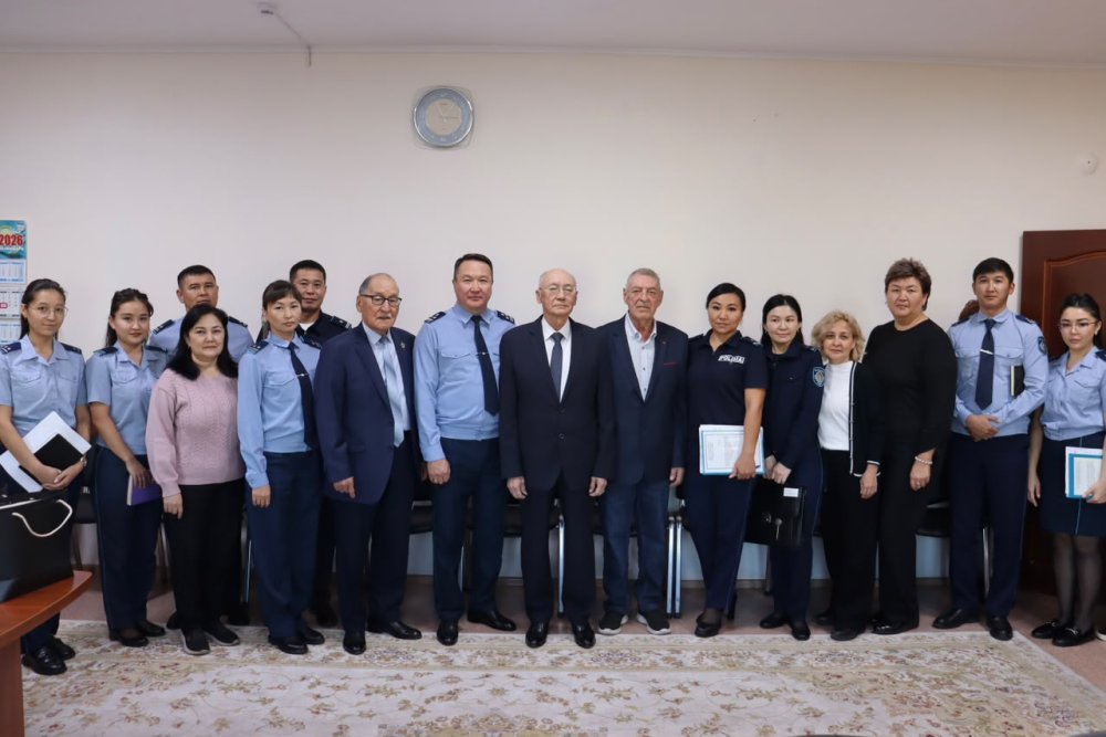 С уважением к тем, кто посвятил годы службе