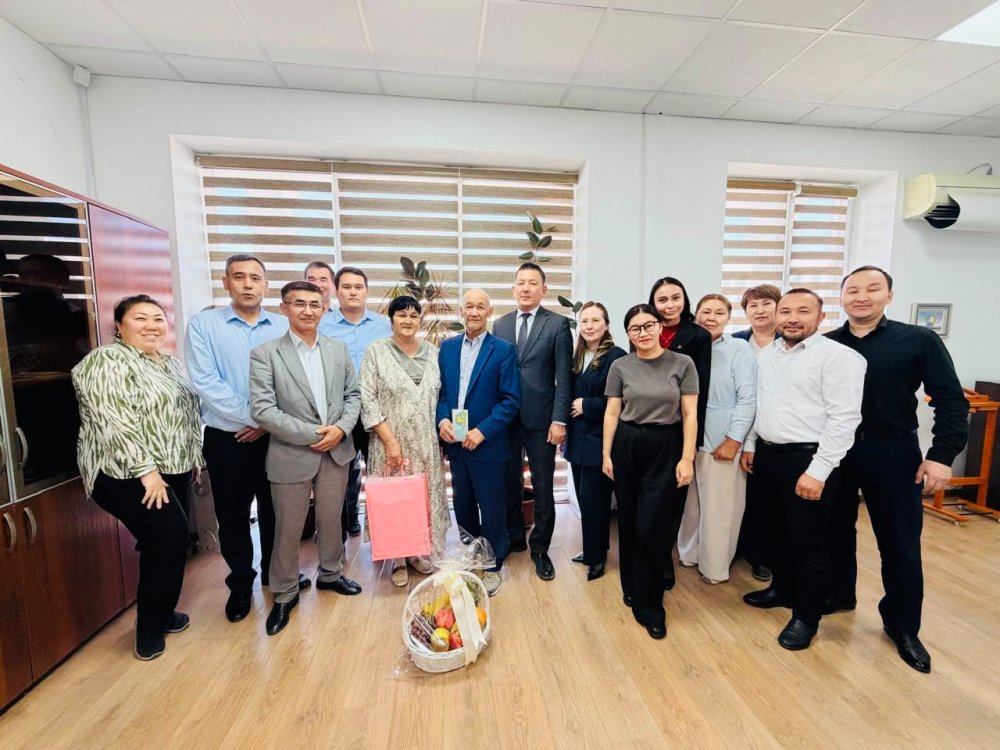 В честь Международного дня пожилых людей оказано внимание ветеранам труда