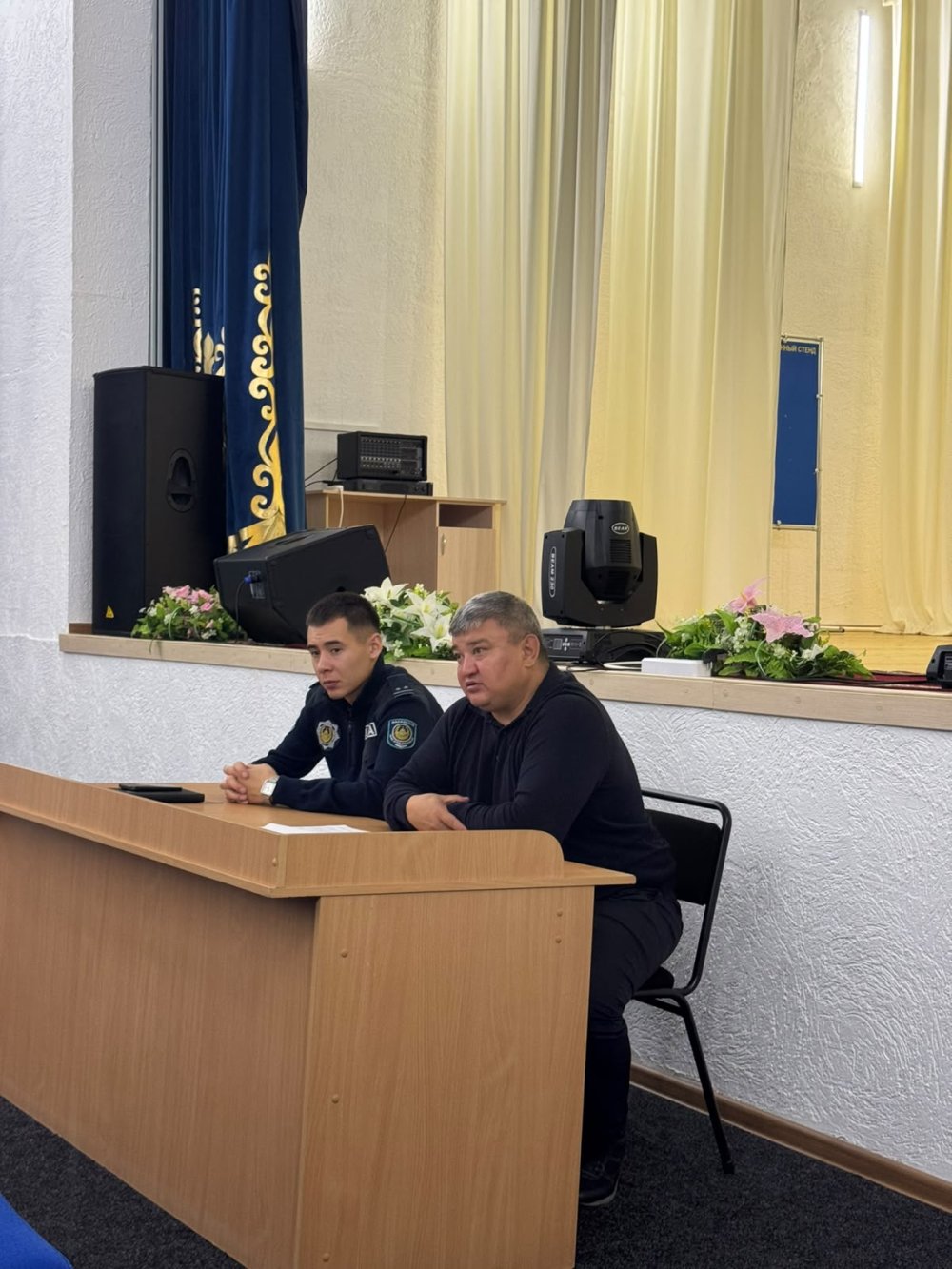 Сход акима Белоглинского сельского округа с жителями села Научное