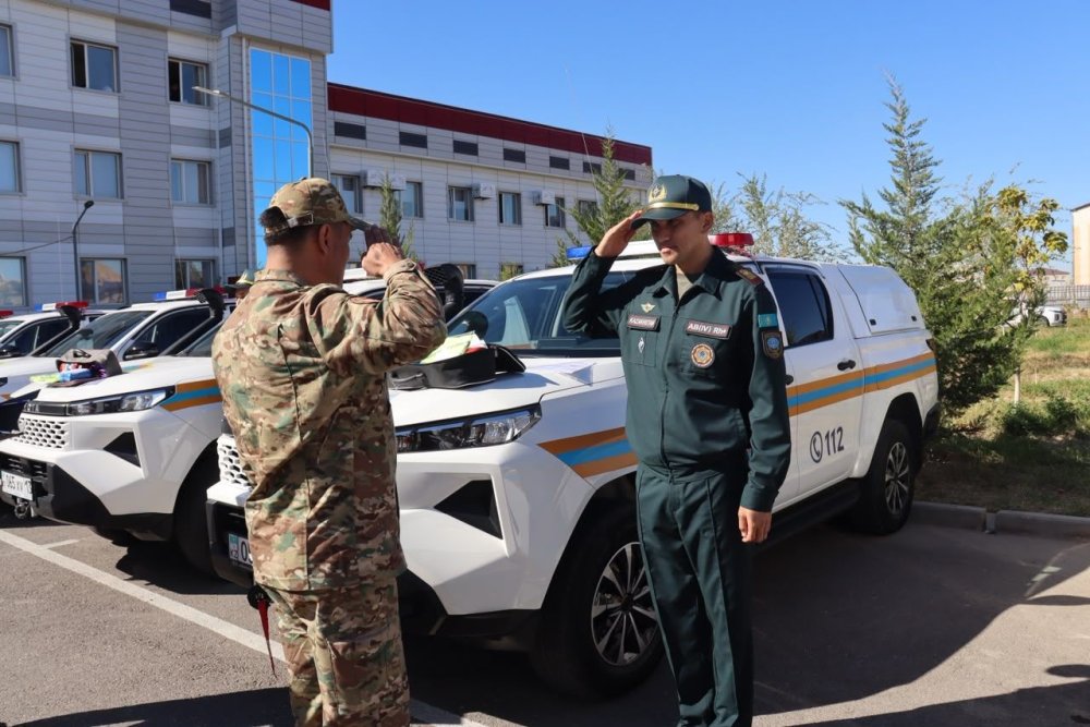 Проведен строевой смотр служебных автомобилей — Фото 2