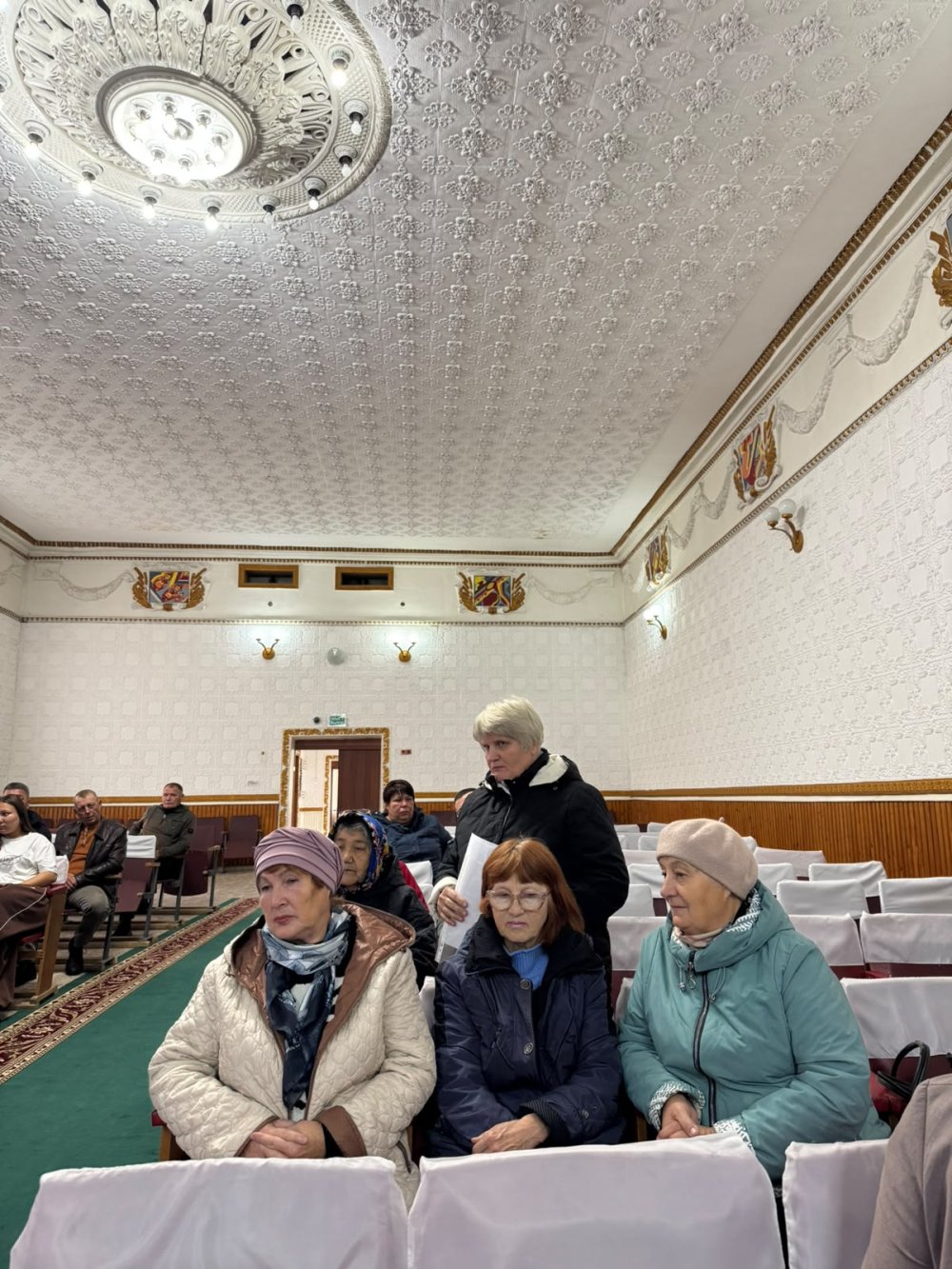 Состоялась встреча акимов Глубоковского района и Иртышского сельского округа с населением — Фото 10