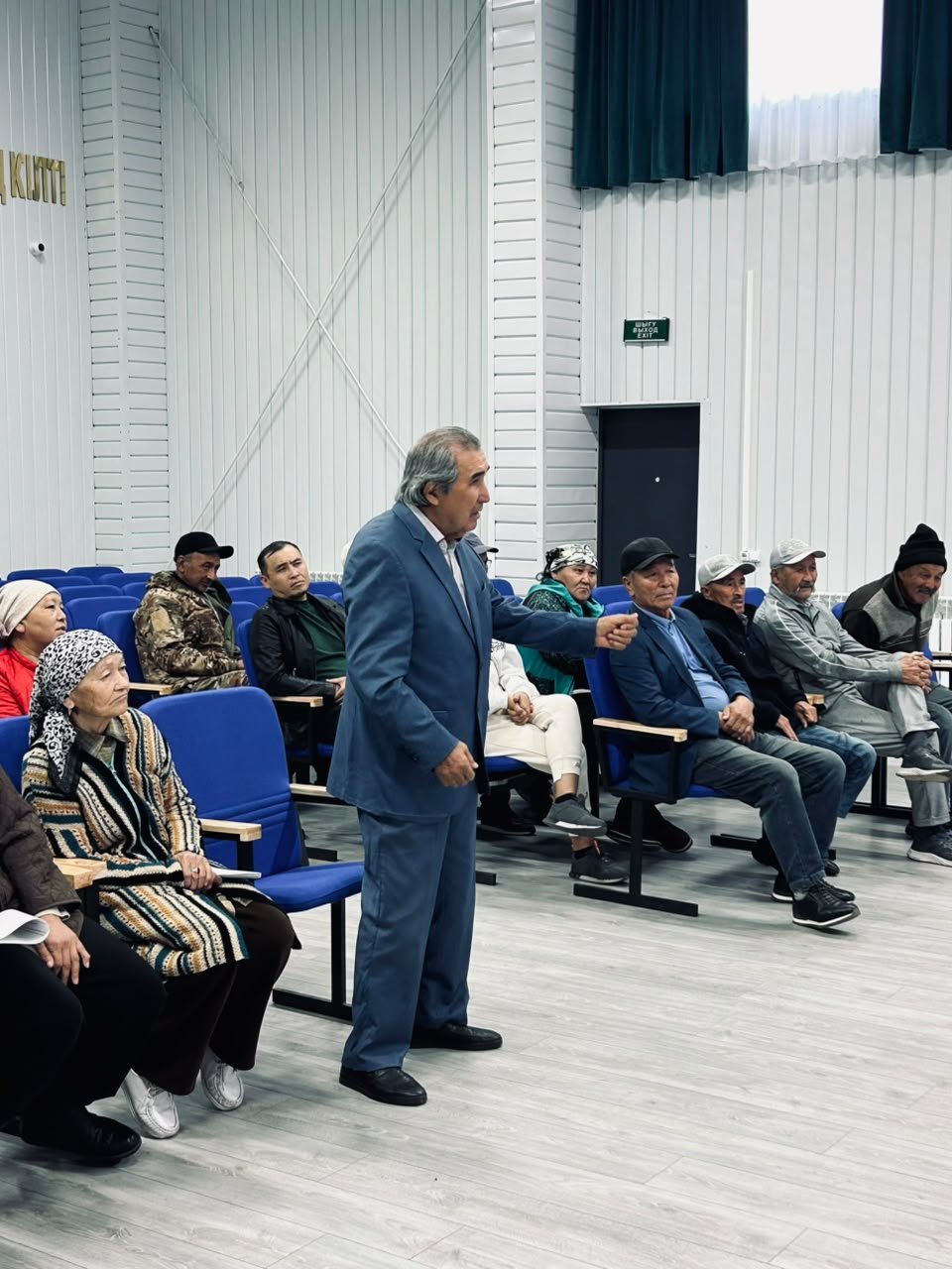 07 октября 2026 года - аким Ельтайского сельского округа Адильбек Казбекович провёл отчётную встречу с жителями села Каражиде — Фото 7