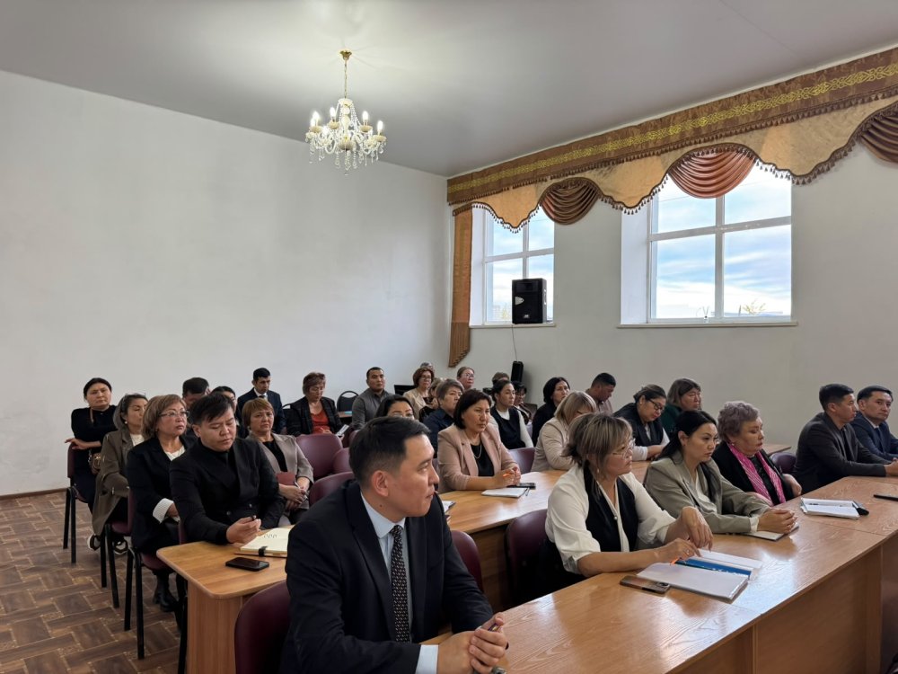В Майском районе состоялся рабочий визит представителей Департамента Агентства РК по делам государственной службы — Фото 6