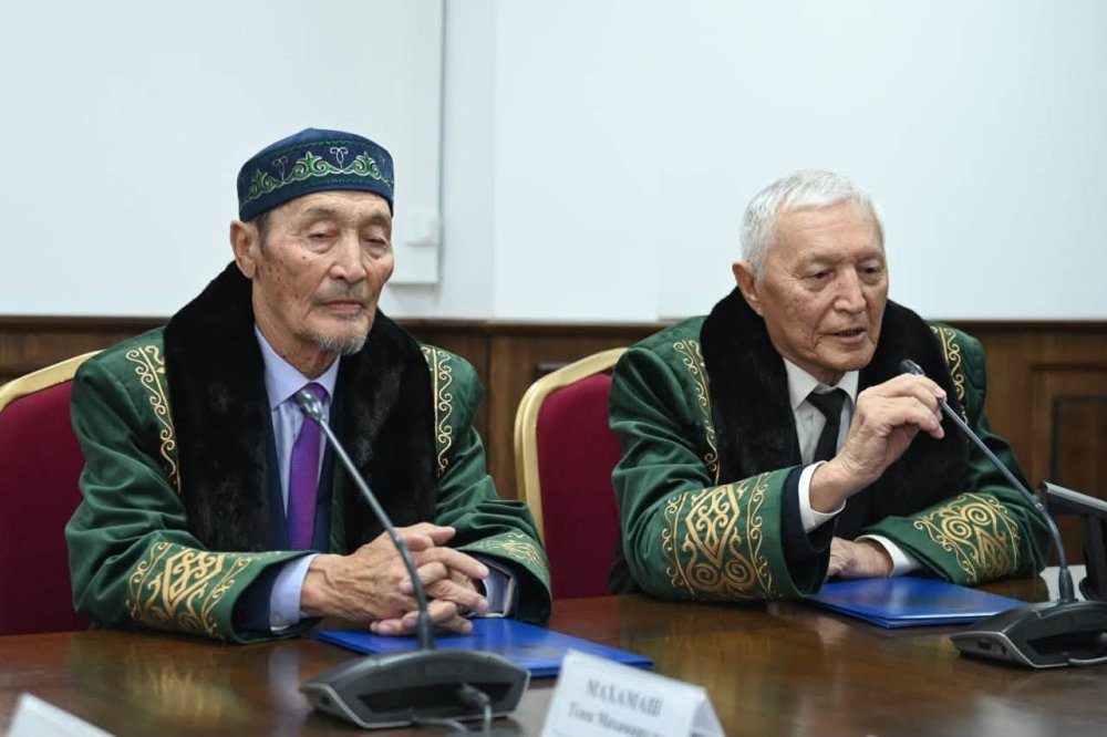 Аким района поздравил ветеранов образования и медицины с 80-летним юбилеем — Фото 9