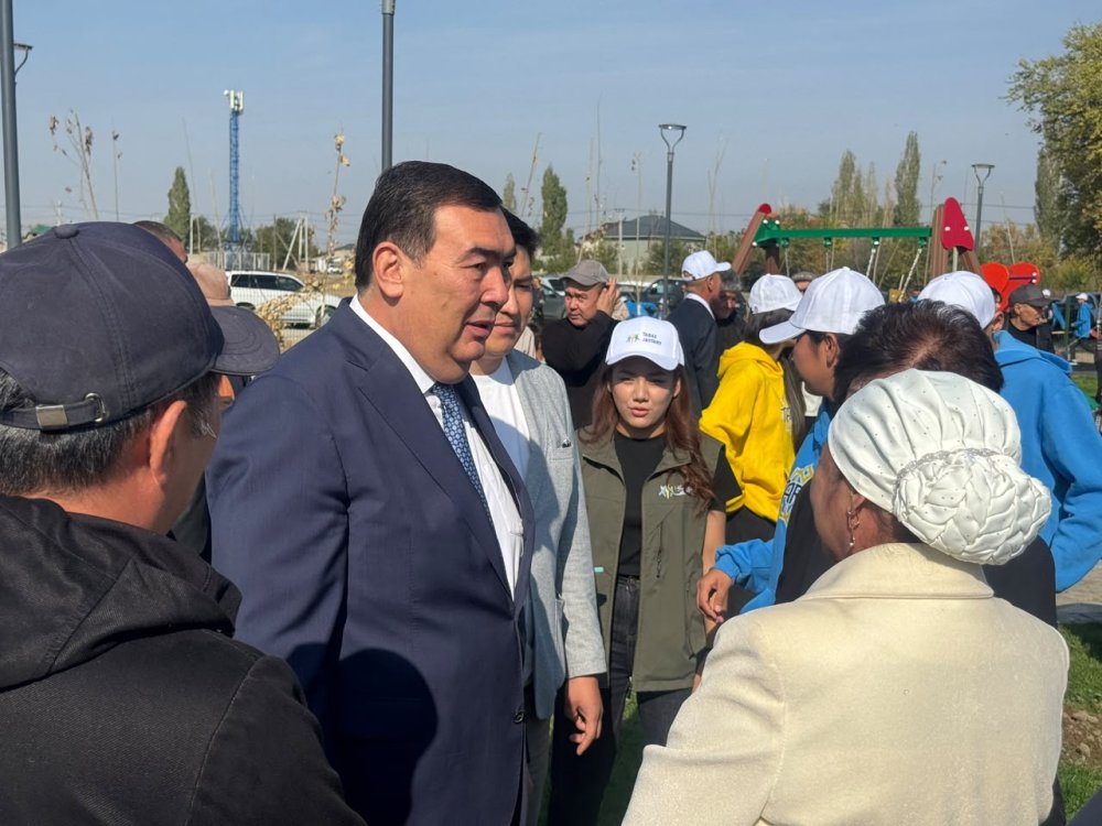 В преддверии Дня Республики в жилом массиве Кумшагал состоялось открытие новой детской игровой площадки — Фото 5
