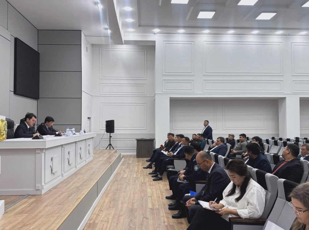 Состоялась заседание с руководителями крупных предприятий Каракиянского района. — Фото 1