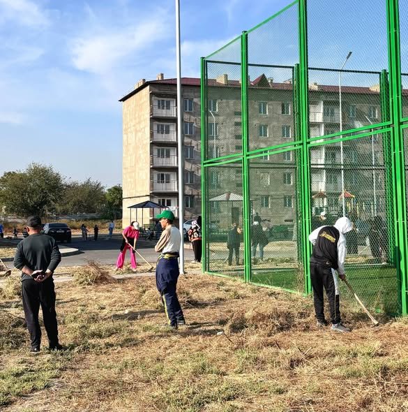ПОД ДЕВИЗОМ «ЧИСТЫЙ КАЗАХСТАН — ЧИСТЫЙ ЖЕТЫСАЙ» В РАЙОНЕ ПРОШЁЛ МАСШТАБНЫЙ СУББОТНИК — Фото 2