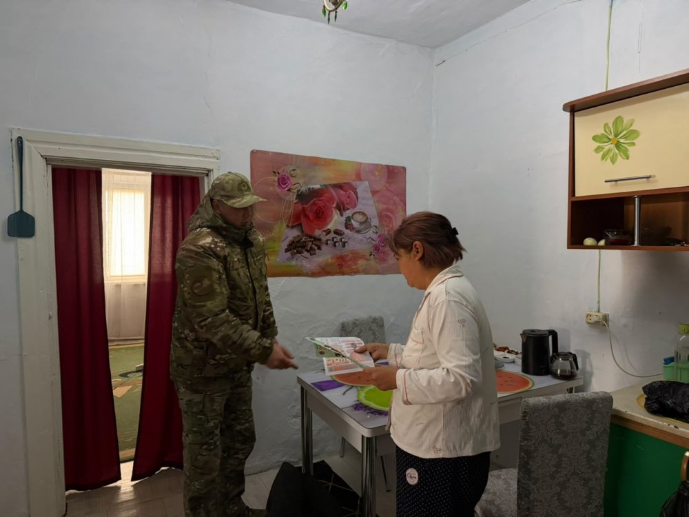 Сотрудники ДЧС области Абай проводят профилактические рейды в целях предупреждения пожаров и обеспечения пожарной безопасности в отопительный период — Фото 1