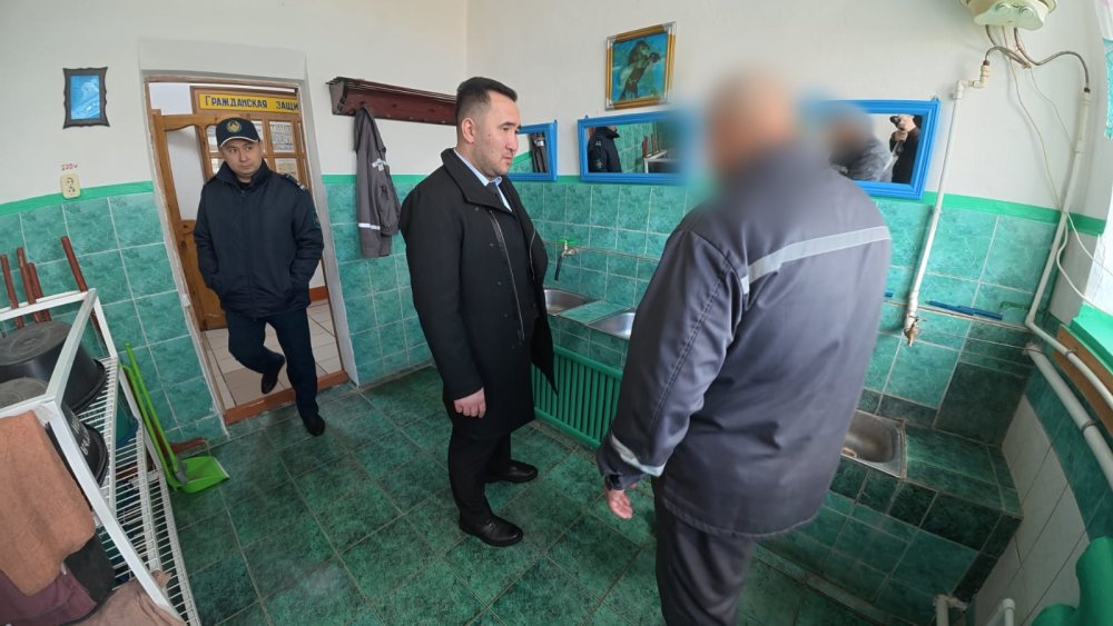 Представитель Уполномоченного по правам человека в Республике Казахстан по Карагандинской области К. М. Бейсенбеков совместно с членом Координационного совета при Уполномоченном по правам человека в Республике Казахстан Черноморской К.Н. посетили учреждение № 29 уголовно-исполнительной системы — Фото 17