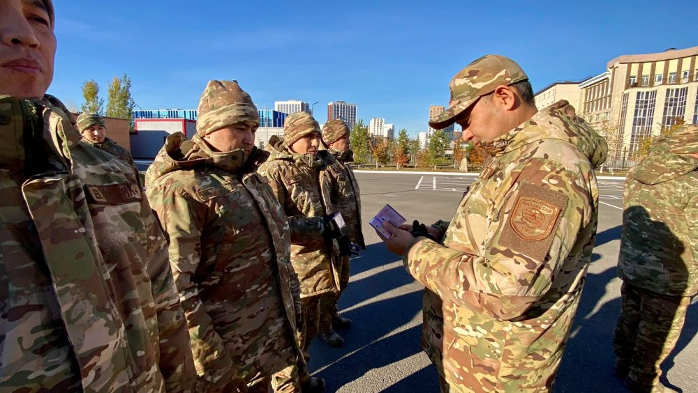 Столичные спасатели перешли на зимнюю форму одежды — Фото 4