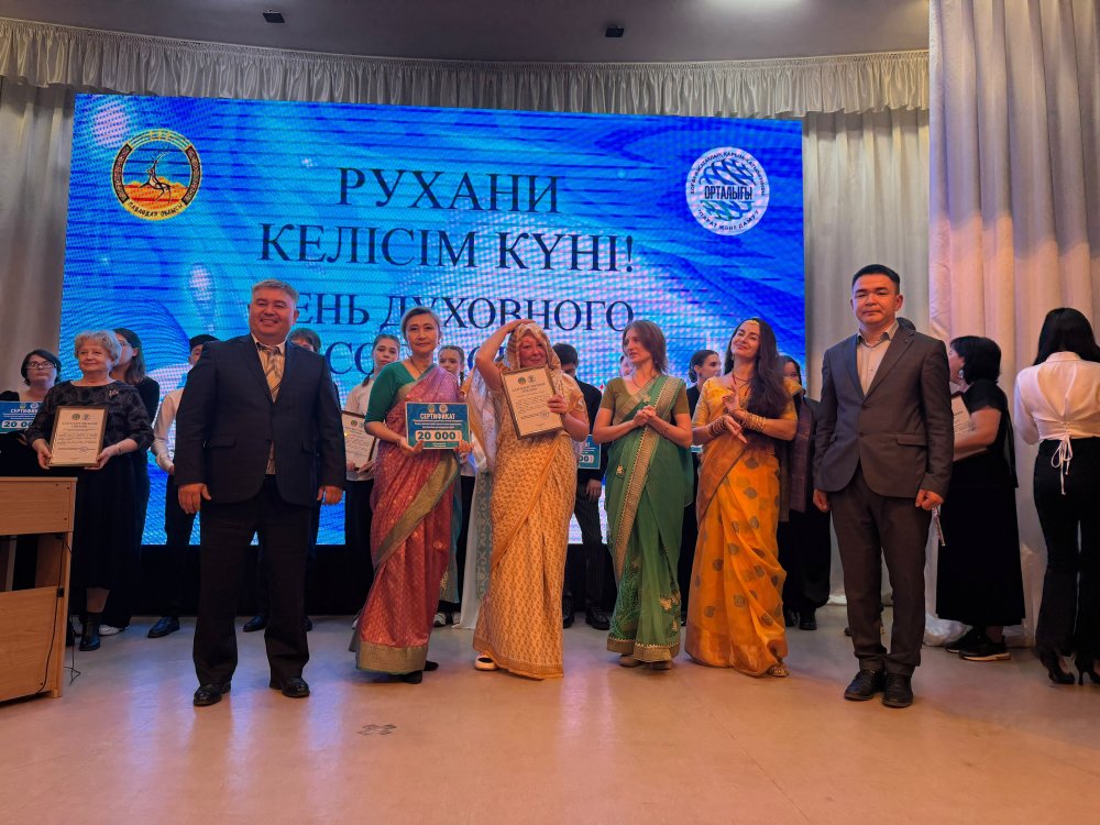 В преддверии Дня духовного согласия Республики Казахстан в КДЦ «Колос» прошёл творческий фестиваль с участием молодежи религиозных объединений. — Фото 11