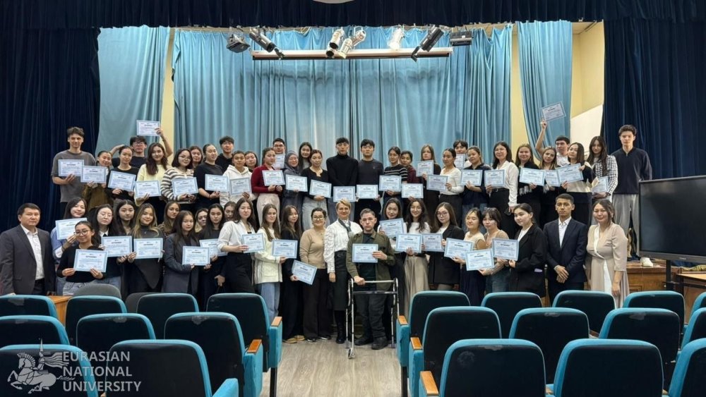 Инклюзивный волонтерский клуб «Көмек» развивает культуру взаимопомощи среди студентов — Фото 2