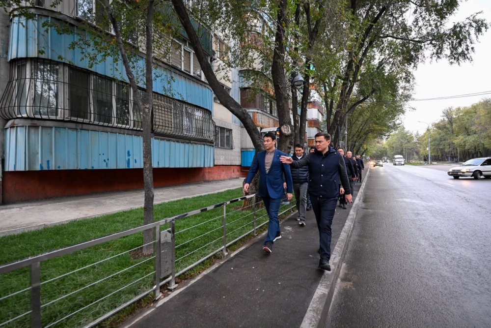 В Жетысуском районе Алматы благоустроили километровую аллею и обновили парк «Жетісу» — Фото 4