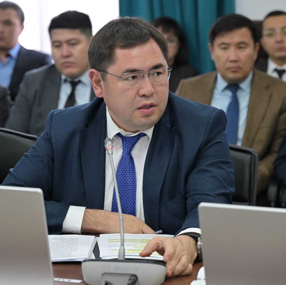 Готовность дорожной сети к зиме и реализацию регионального плана цифровизации обсудили на аппаратном совещании в акимате области — Фото 7