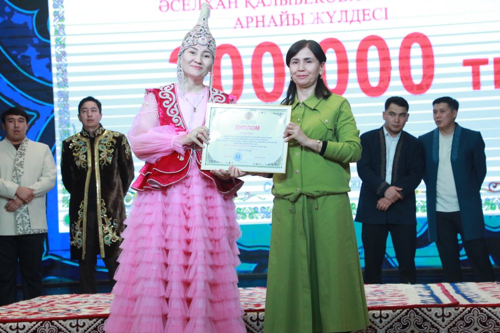В САРЫАГАШЕ СОСТОЯЛАСЬ ЯРКАЯ ПОЭТИЧЕСКАЯ БИТВА «ЖАРҚЫН БЕЙНЕ – ЖАУҺАР ЖЫР» — Фото 16