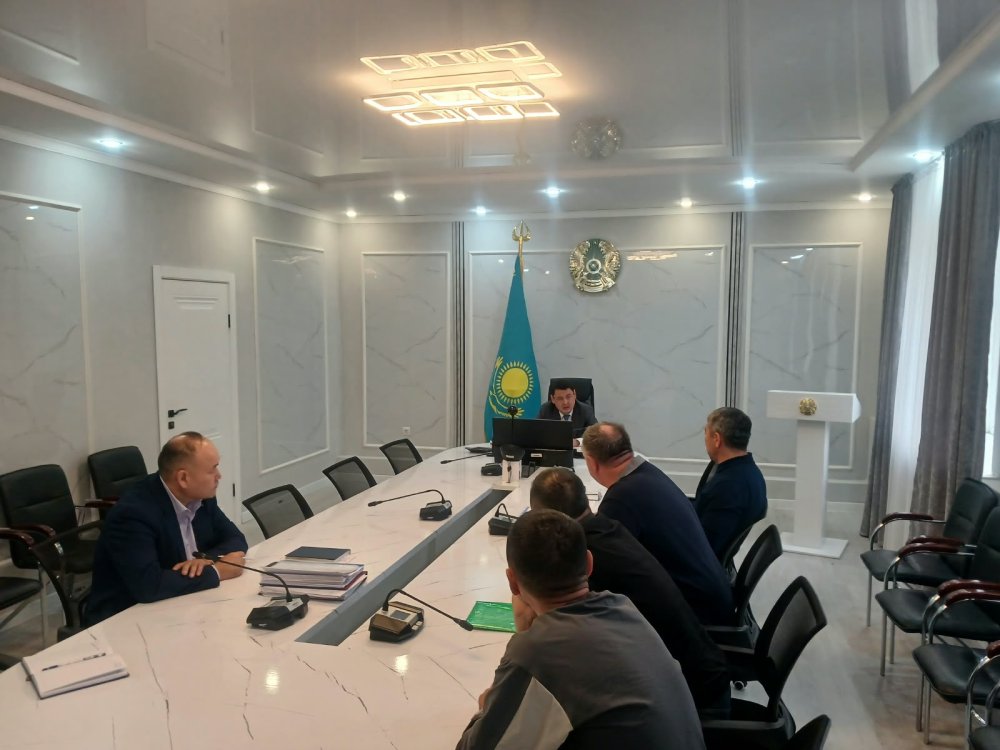 14 октября 2026 года аким района Анбаев Р.А. провел личный прием с представителями филиала АО «KEGOC» по вопросу работы электрических сетей. — Фото 1