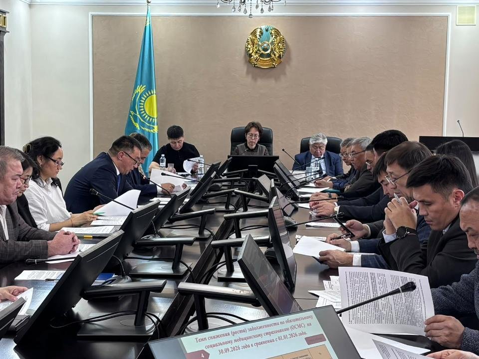 В Акмолинской области обсудили вопросы охраны труда и погашения задолженности по социальным платежам — Фото 5