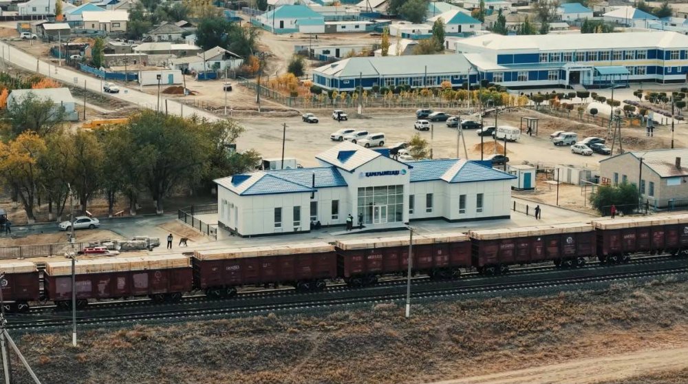 В селе Карауылкелды ввели в эксплуатацию обновлённый железнодорожный вокзал — Фото 13