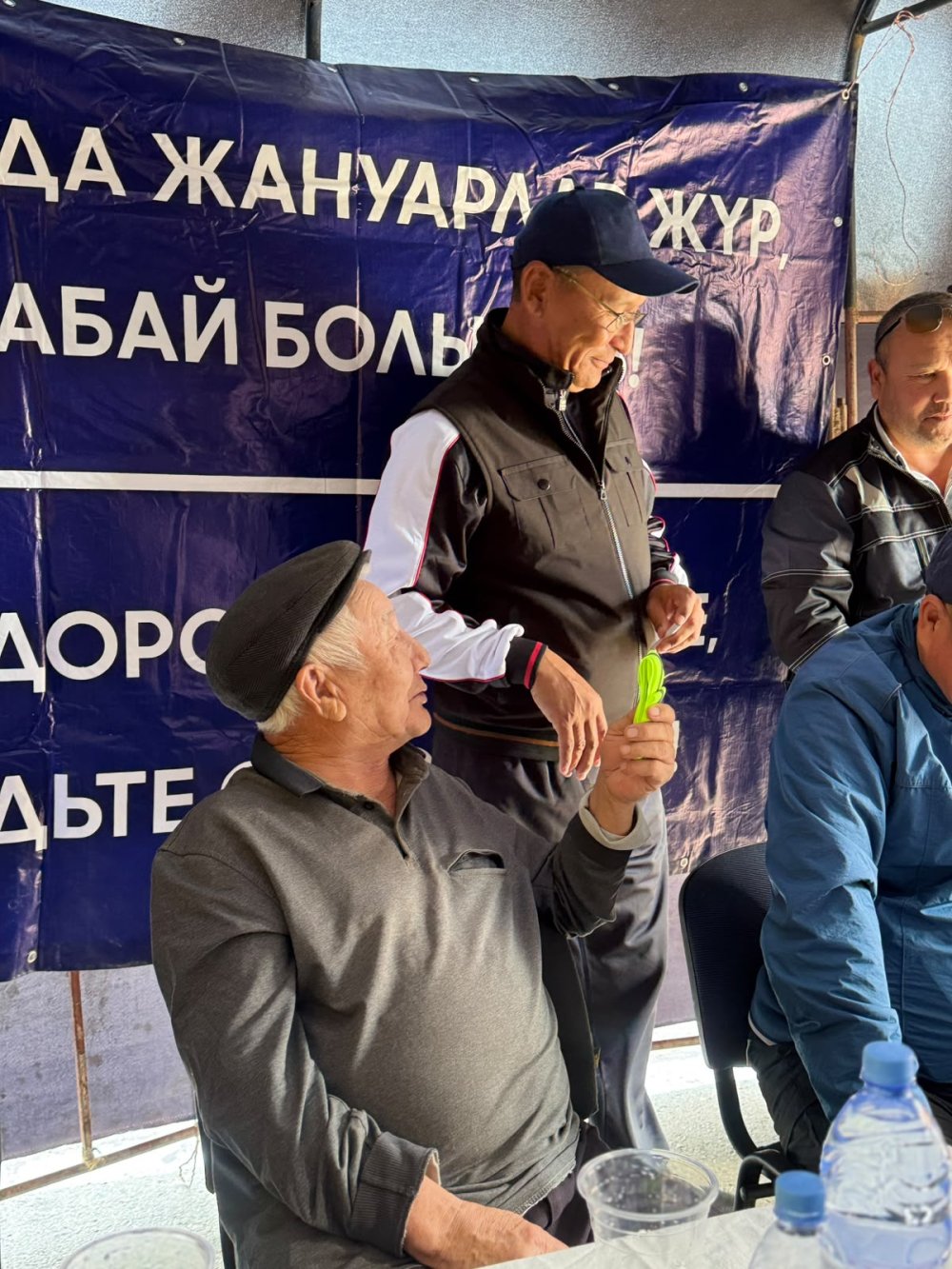 Жители выразили благодарность полицейским в ходе встречи — Фото 3