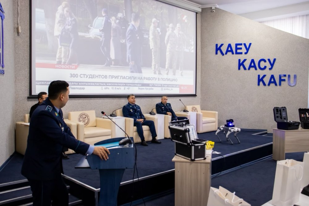 Следствие, криминалистика и новые технологии: студенты ВКО познакомились с работой полиции — Фото 6