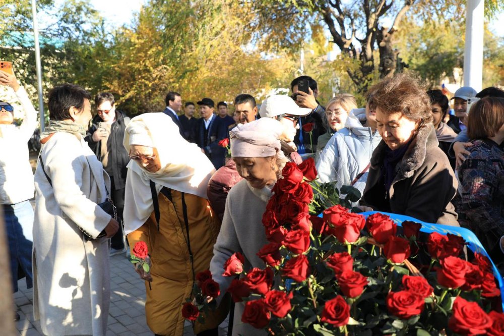 В Актобе открыли памятник выдающемуся поэту и композитору Бакиру Тажибаеву — Фото 9