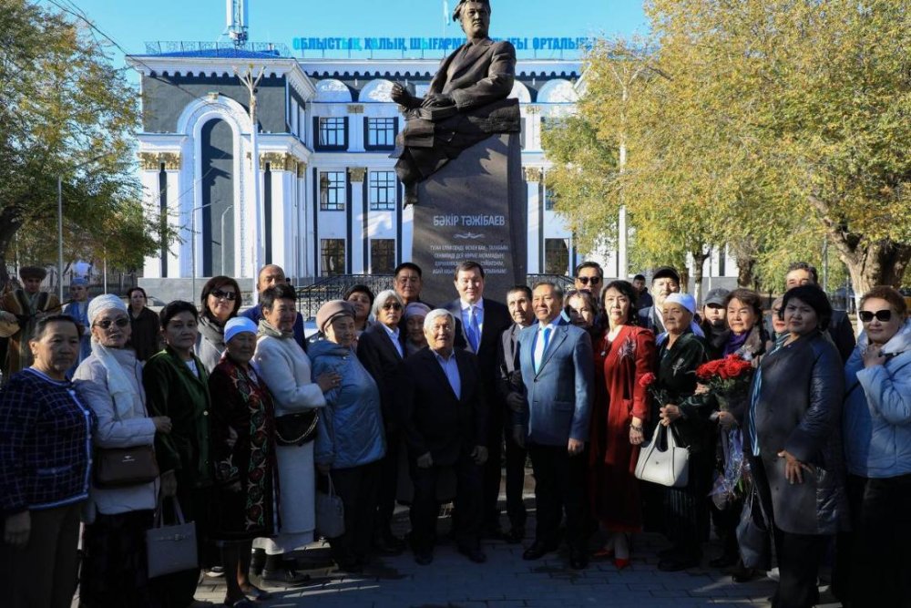 В Актобе открыли памятник выдающемуся поэту и композитору Бакиру Тажибаеву — Фото 3