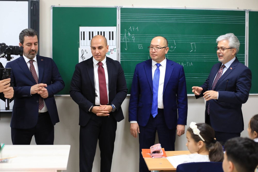 Вице-министр просвещения Казахстана встретился с заместителем министра национального образования Турции — Фото 1