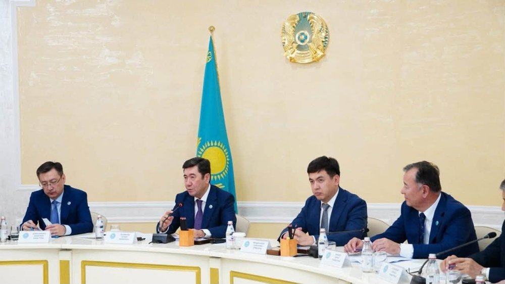 В ЗКО СОСТОЯЛАСЬ ВСТРЕЧА С ПРЕДСТАВИТЕЛЯМИ ЭТНОКУЛЬТУРНЫХ ОБЪЕДИНЕНИЙ, ГРАЖДАНСКОГО ОБЩЕСТВА И МОЛОДЕЖИ — Фото 3