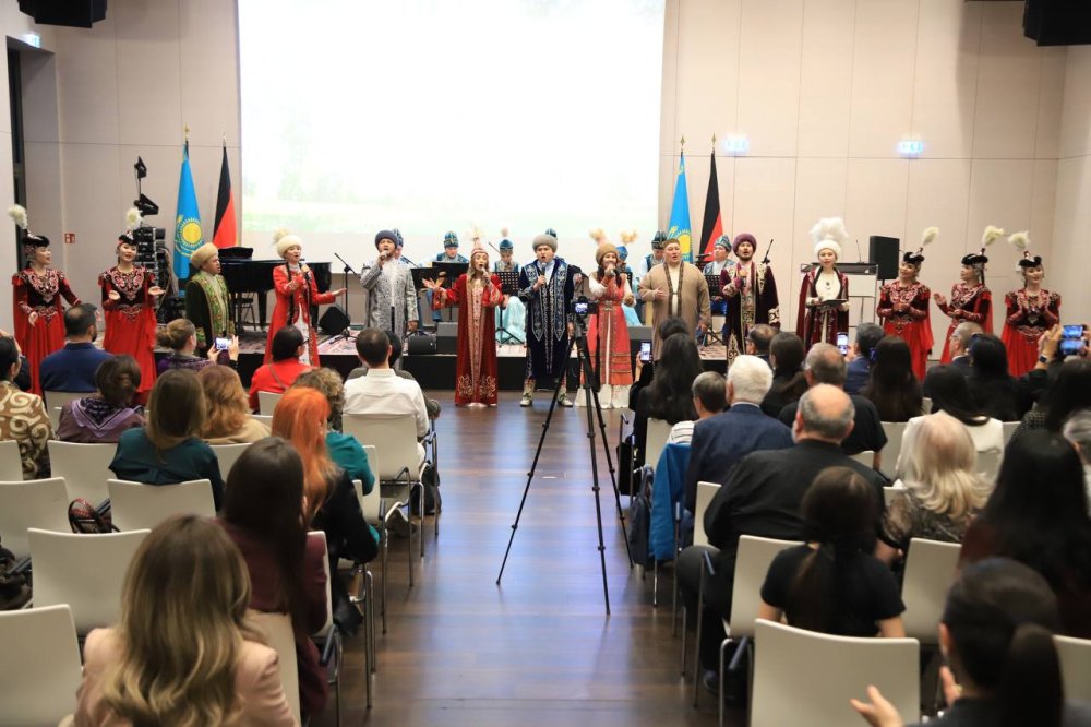 Мелодии Великой степи прозвучали в сердце Берлина — Фото 1