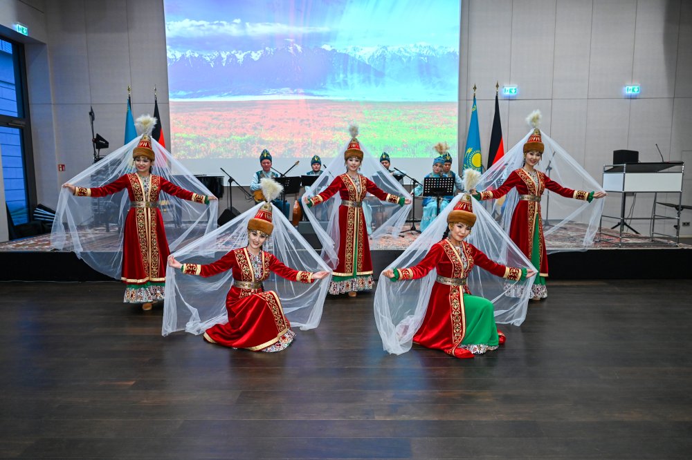 Мелодии Великой степи прозвучали в сердце Берлина — Фото 3