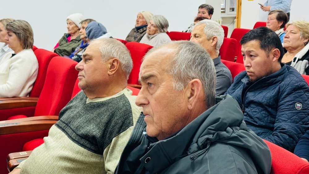 Продолжаются отчётные встречи акима района с населением — Фото 8