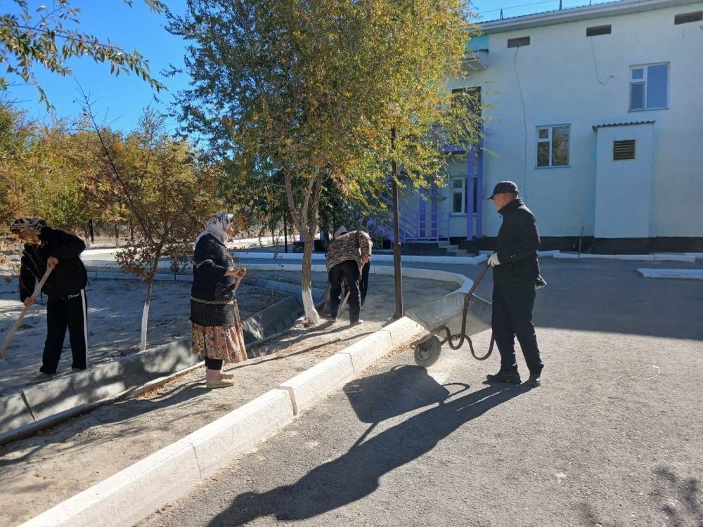 В районе активно продолжаются субботники — Фото 6