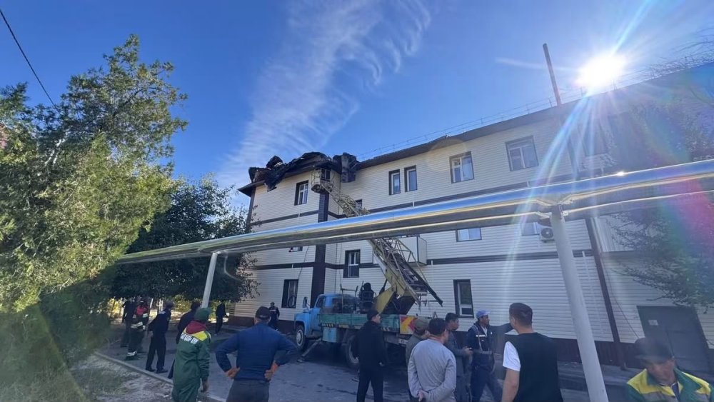 В ГОРОДЕ КЕНТАУ ПОЛНОСТЬЮ ЛИКВИДИРОВАН ПОЖАР В ЖИЛОМ ДОМЕ — Фото 4