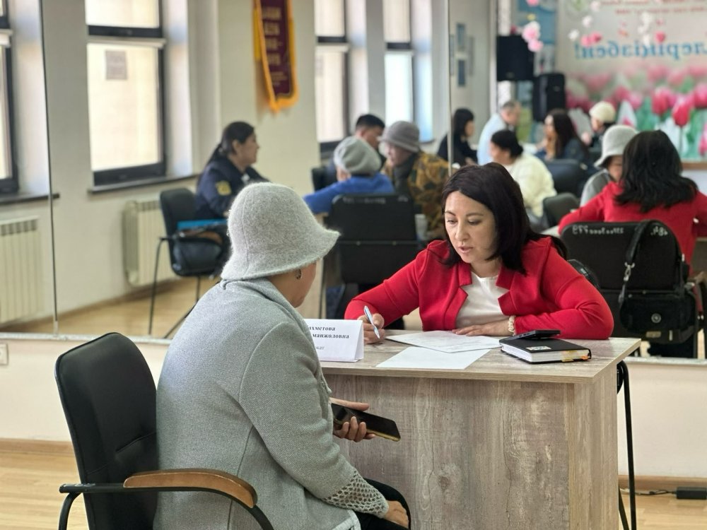 В Астане пенсионерам предоставили бесплатные юридические и медицинские консультации — Фото 2