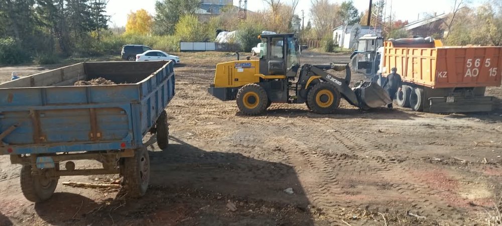 Субботник по очистке здания и прилегающей территории. — Фото 3