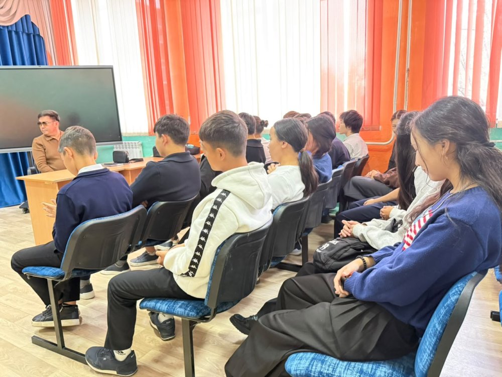 Школьникам ВКО рассказали о религиозной грамотности и безопасности в интернете — Фото 1