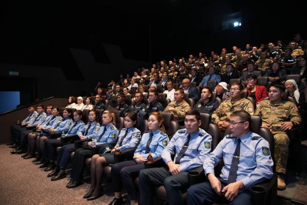 Подвиг во имя безопасности страны: в Туркестане представили документальные фильмы о погибших героях — Фото 1
