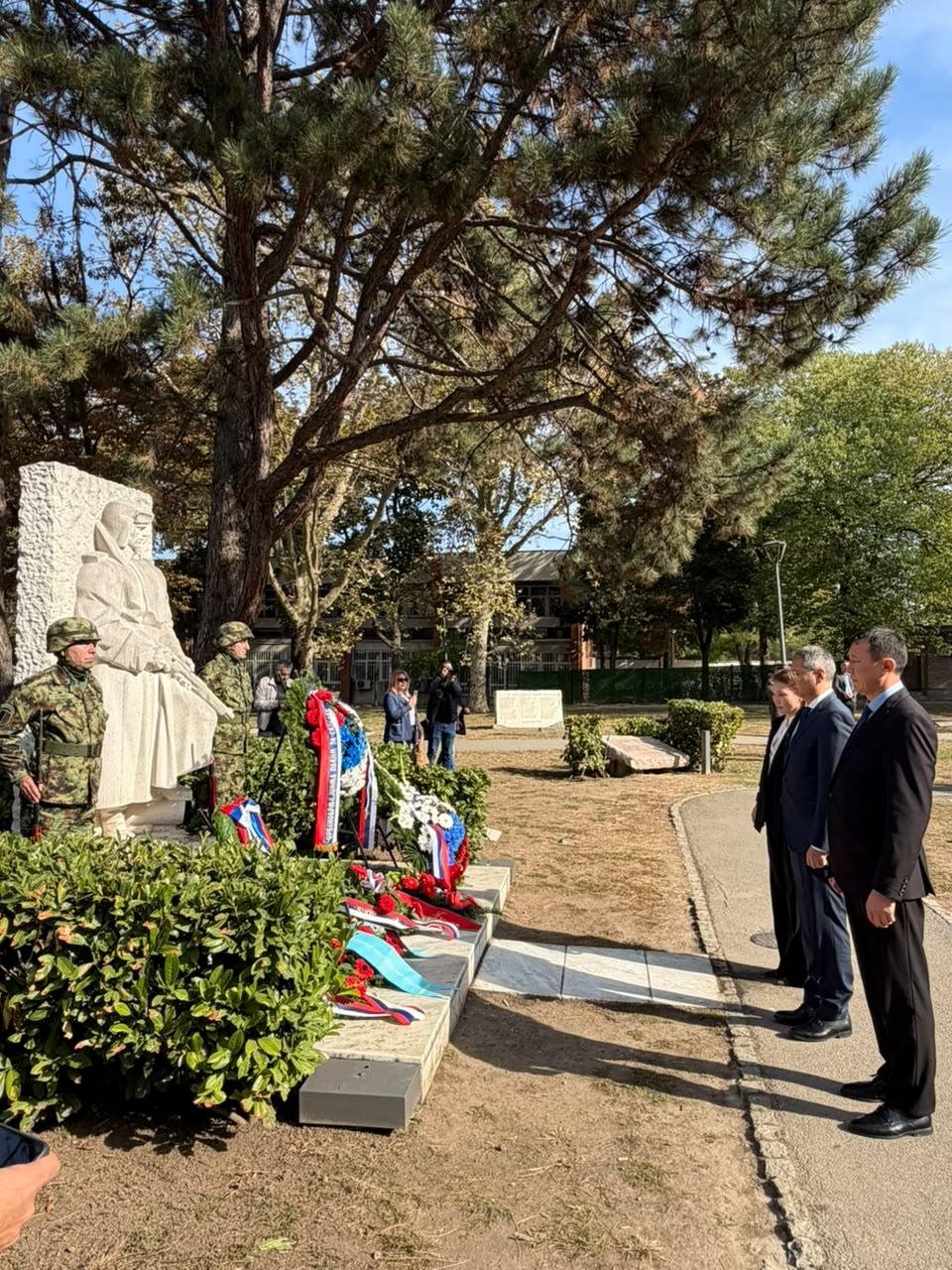 В Белграде отметили 82-ю годовщину освобождения от немецко-фашистской оккупации — Фото 4