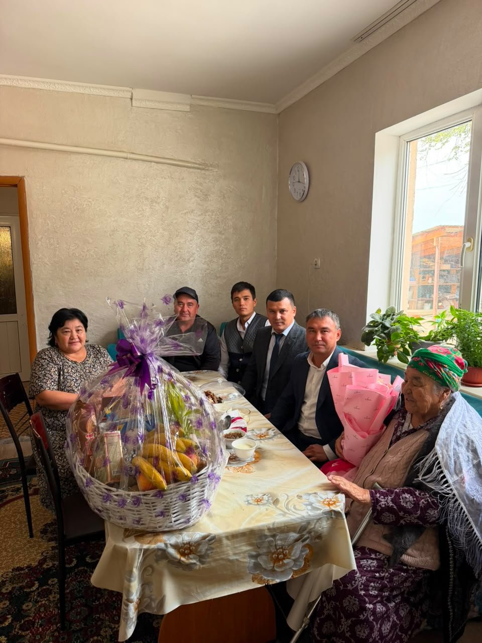 Қарттар күніне орай қайырымдылық акциялары ұйымдастырылды