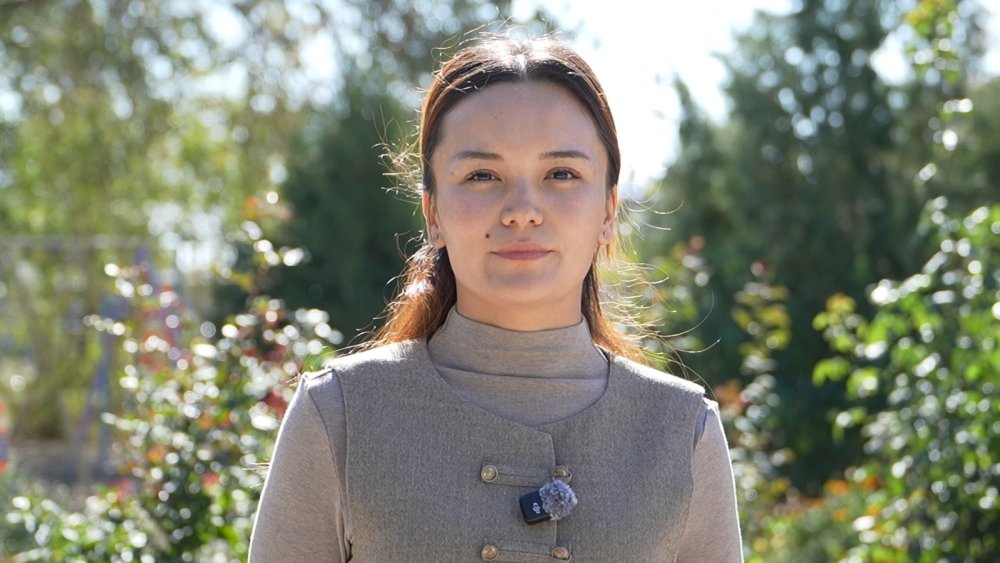 «С дипломом – в село»: в Конаеве в преддверии Дня Республики молодой специалист приобрела жильё — Фото 2