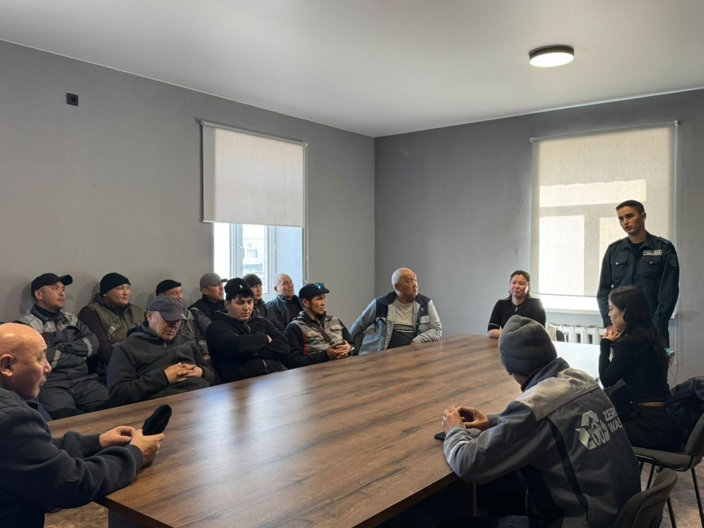 В Астане водителям напомнили о важности соблюдения правил дорожного движения — Фото 6