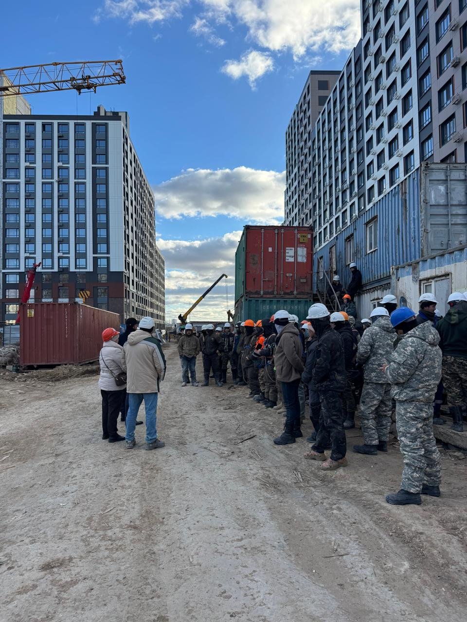 Встреча с участием представителей Департамента инспекции труда, АО «КСЖ «ГАК», а также подрядными организациями строительного объекта МЖК «Abay Joly Avenue» — Фото 2