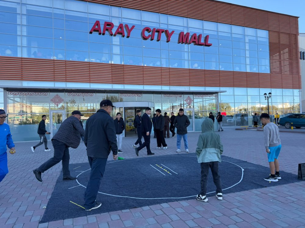 В торговых объектах проходят праздничные мероприятия — Фото 5