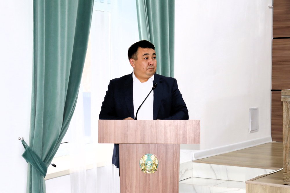 Аким района поздравил работников и ветеранов службы спасения — Фото 2
