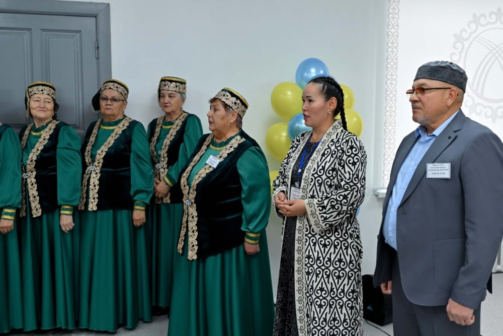 В Бородулихинском районе капитально отремонтировали Дом дружбы и благоустроили аллею — Фото 9