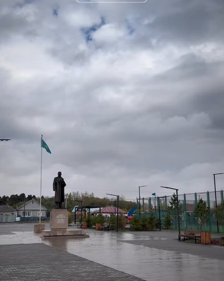 Жумабай Нуржауас переехал с семьёй в Казахстан из Китая и сегодня живёт в Аккольском районе Акмолинской области. Герой рассказывает о своих волнениях и о поддержке на родной земле. И о том, чем закончилась его история с переездом и адаптацией.